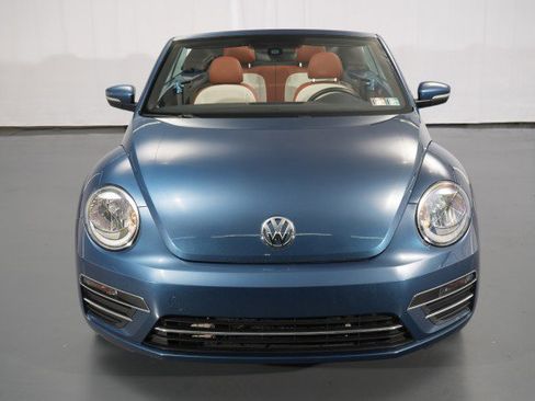 Used 2017 Volkswagen Beetle 1.8T Classic FWD image 5