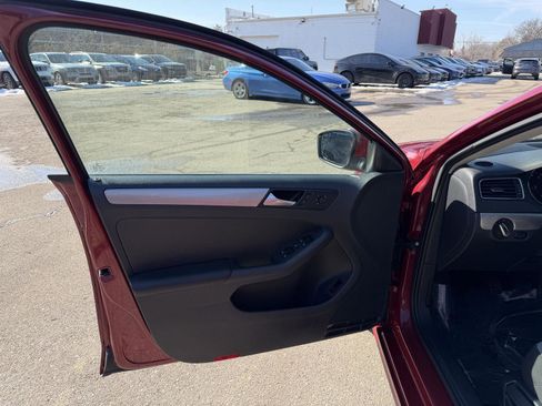 Used 2017 Volkswagen Jetta S image 10