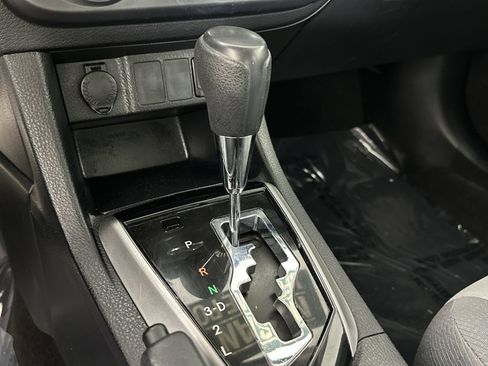 Used 2016 Toyota Corolla L image 23