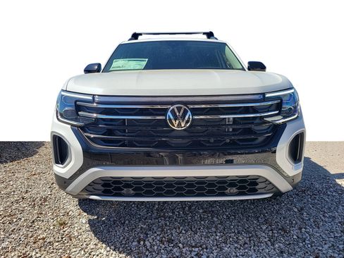 New 2026 Volkswagen Atlas Peak Edition AWD/4WD image 3