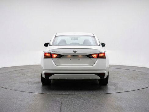 Used 2025 Nissan Altima 2.5 SV FWD image 7