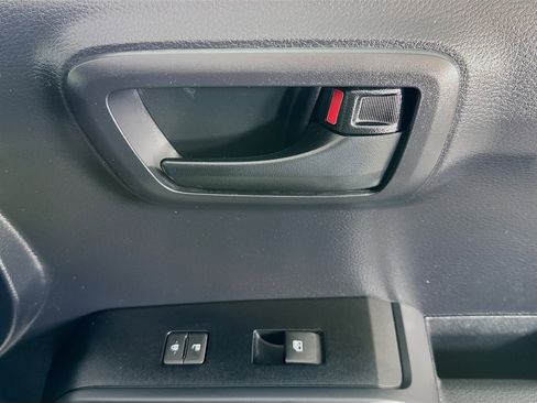 Used 2020 Toyota Tacoma SR image 27