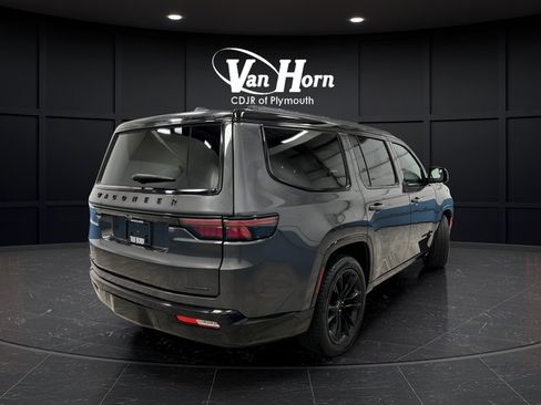 Used 2022 Jeep Wagoneer Series III w/ Premium Group I AWD/4WD image 7