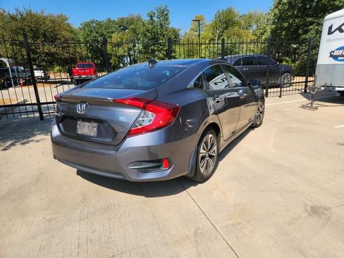 Used 2017 Honda Civic EX-T image 4