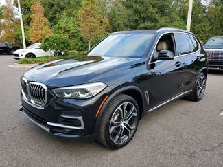 Used 2022 BMW X5 sDrive40i w/ Parking Assistance Package video 2