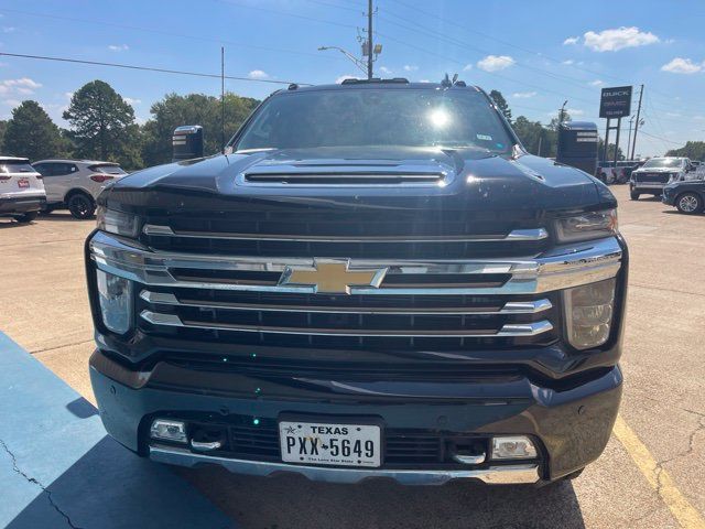 Used 2020 Chevrolet Silverado 3500 High Country w/ Technology Package AWD/4WD image 2