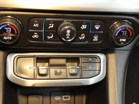 Used 2020 GMC Acadia SLE image 29