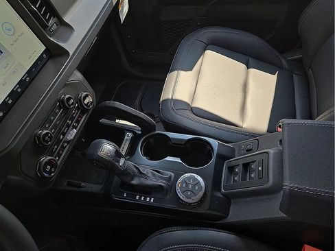 New 2025 Ford Bronco Badlands image 20