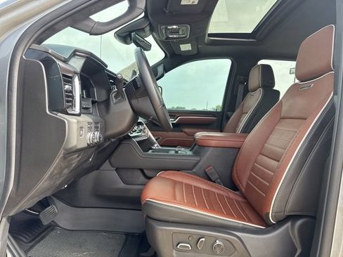 Used 2025 GMC Sierra 2500 Denali Ultimate w/ Max Trailering Package AWD/4WD image 2