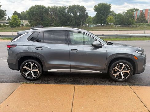 Certified 2026 Volkswagen Tiguan SE AWD/4WD image 8