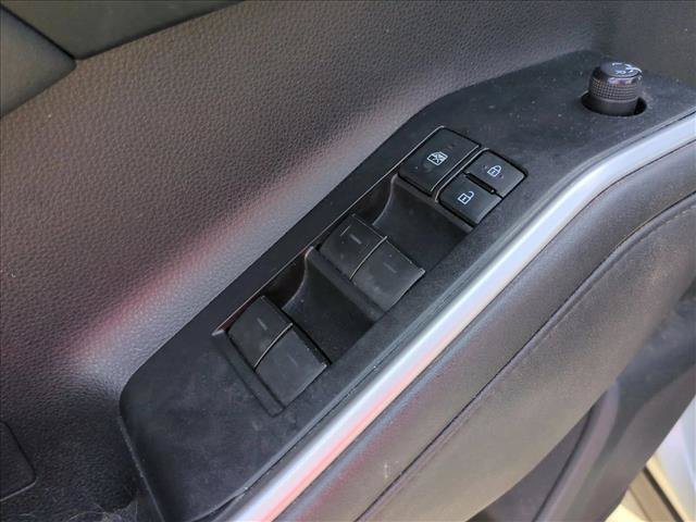 Used 2021 Toyota Highlander XLE AWD/4WD image 12