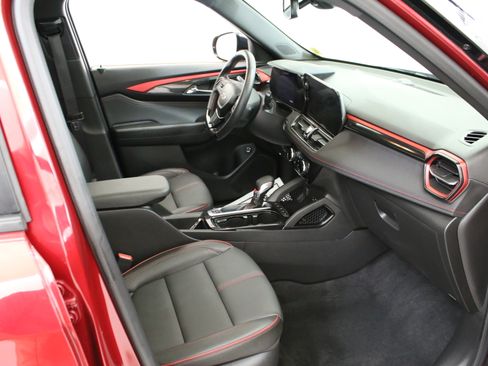Used 2024 Chevrolet TrailBlazer RS w/ Convenience Package AWD/4WD image 30