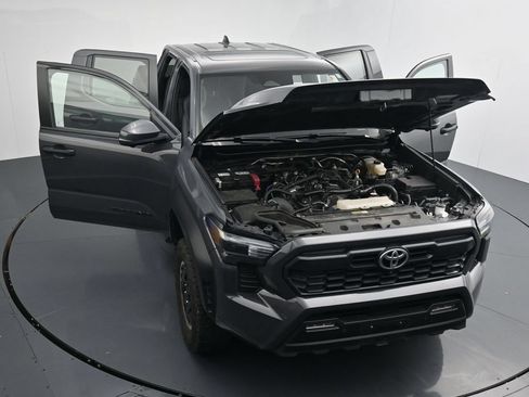 Used 2024 Toyota Tacoma TRD Off-Road w/ TRD Off Road Premium Package AWD/4WD image 25