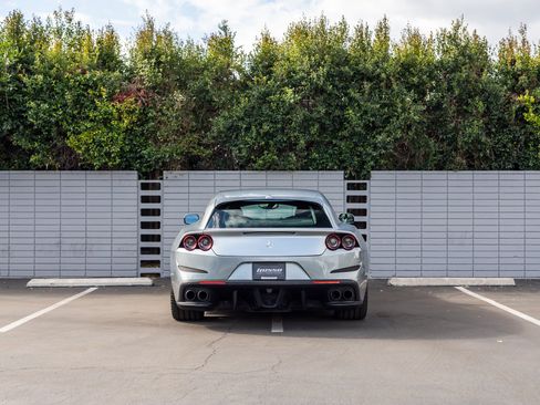 Used 2018 Ferrari GTC4Lusso T RWD image 27