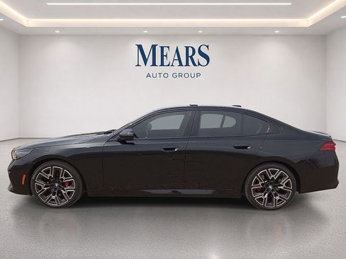 Used 2024 BMW 530i w/ M Sport Package RWD image 2