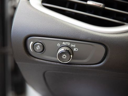 Used 2022 Chevrolet Malibu LT image 18