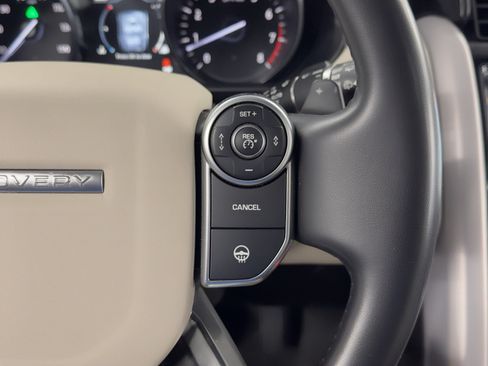 Used 2017 Land Rover Discovery HSE Luxury AWD/4WD image 22