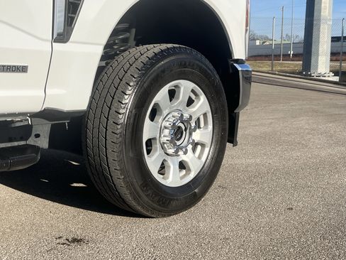 Certified 2024 Ford F250 XLT image 9