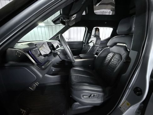 Used 2022 Rivian R1T Adventure image 18