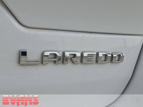 Used 2023 Jeep Grand Cherokee Laredo w/ Trailer Tow Prep Group (B) AWD/4WD image 3