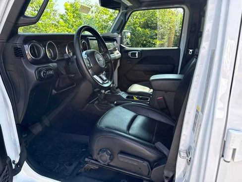 Used 2020 Jeep Wrangler Unlimited Sahara AWD/4WD image 14