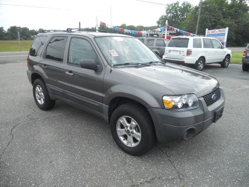 Used 2006 Ford Escape XLT AWD/4WD image 4