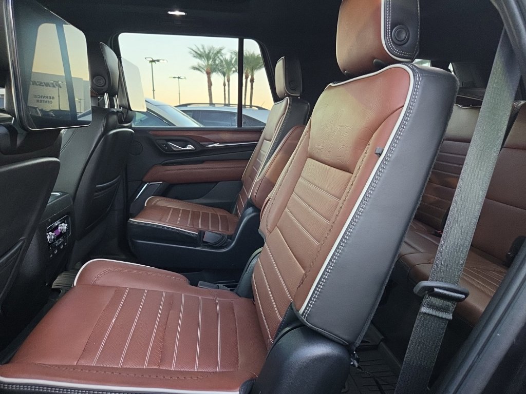 Used 2023 GMC Yukon Denali Ultimate AWD/4WD image 7