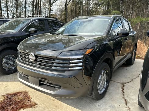 New 2026 Nissan Kicks SV w/ Charging Package image 1