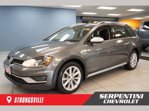 Used 2017 Volkswagen Golf Alltrack AWD/4WD image 1
