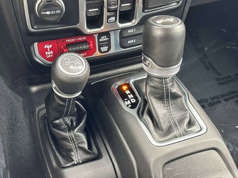 Used 2024 Jeep Wrangler Unlimited Rubicon 4xe AWD/4WD image 25