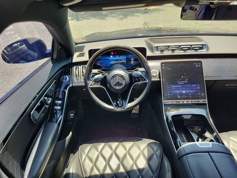 Used 2022 Mercedes-Benz S 580 4MATIC Sedan w/ AMG Line Package image 24