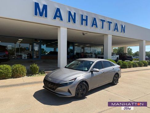 Used 2023 Hyundai Elantra Blue FWD image 1