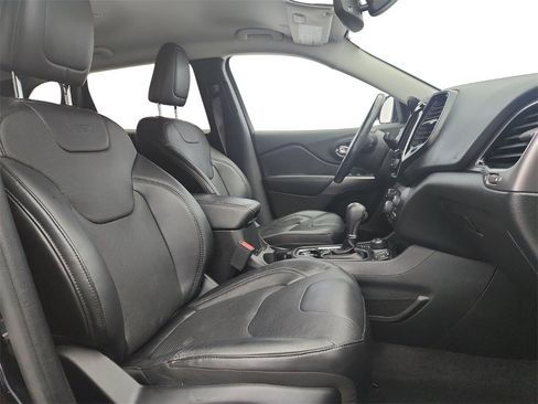 Used 2020 Jeep Cherokee Limited image 23