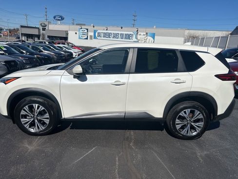 Used 2023 Nissan Rogue SV image 5