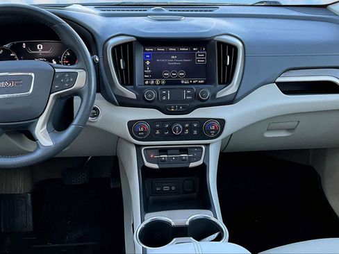 Used 2022 GMC Terrain Denali w/ Denali Premium Package image 16