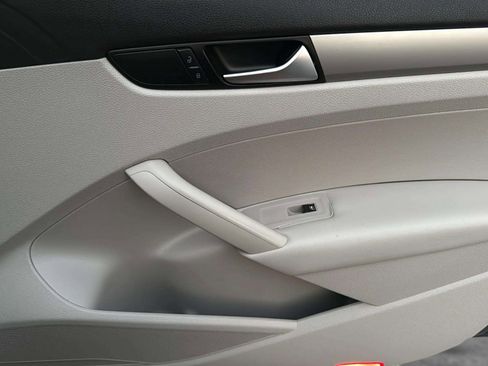 Used 2014 Volkswagen Passat 1.8T S image 39