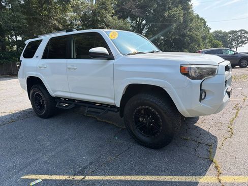 Used 2019 Toyota 4Runner SR5 RWD image 9