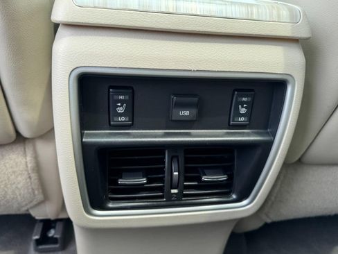 Used 2017 Nissan Murano Platinum w/ Platinum Technology Package AWD/4WD image 12