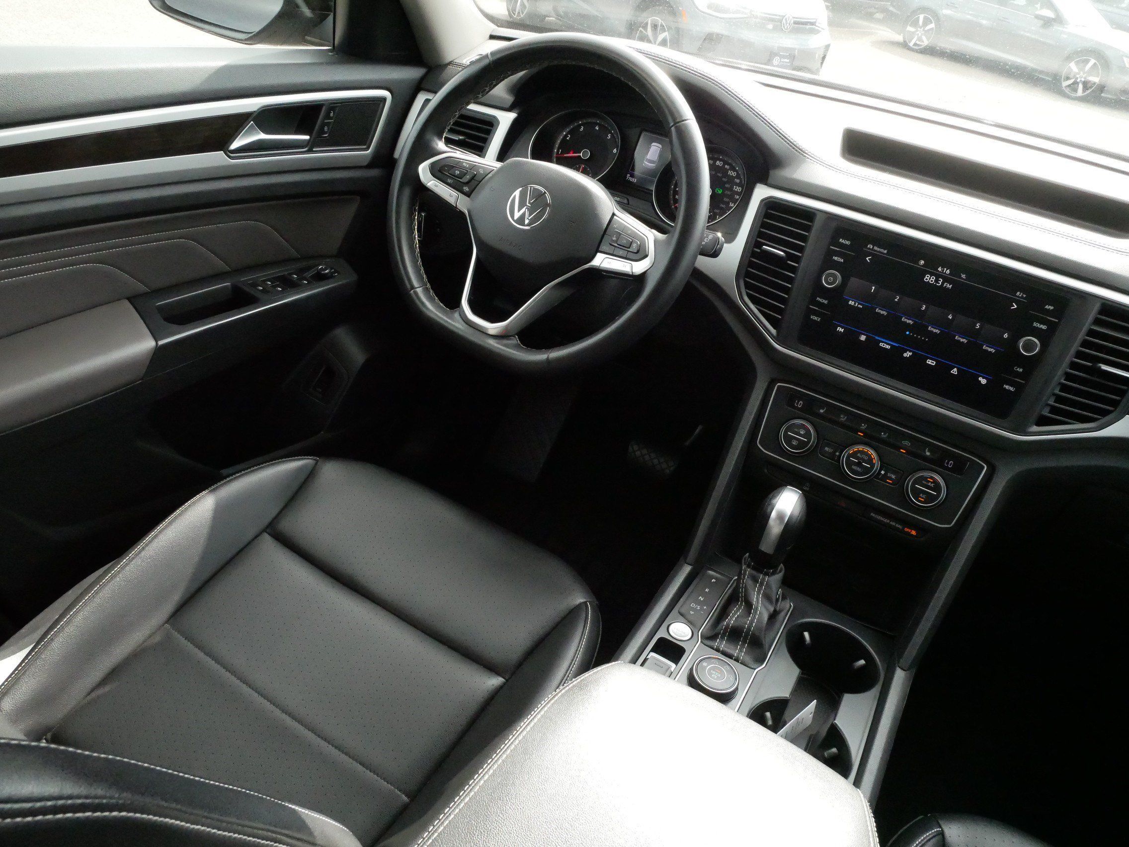 Used 2021 Volkswagen Atlas SE w/ Panoramic Sunroof Package AWD/4WD image 9