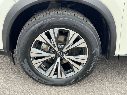 Used 2023 Nissan Rogue SV FWD image 11