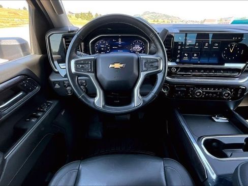 Used 2024 Chevrolet Silverado 2500 LTZ w/ LTZ Convenience Package AWD/4WD image 8