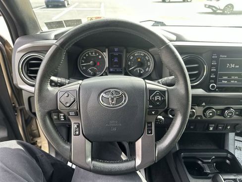 Used 2020 Toyota Tacoma TRD Off-Road AWD/4WD image 13