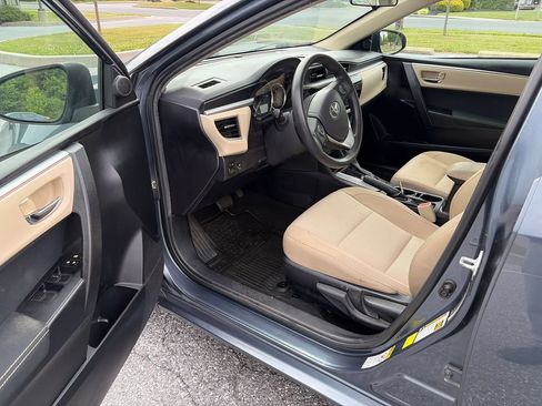 Used 2016 Toyota Corolla LE FWD image 9