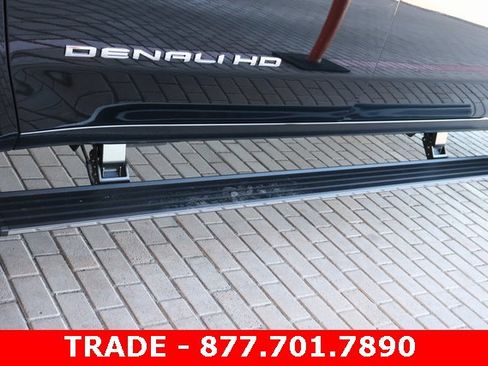 Used 2025 GMC Sierra 3500 Denali Ultimate image 9