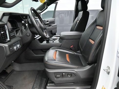 Used 2025 GMC Sierra 1500 AT4 w/ AT4 Premium Package AWD/4WD image 12