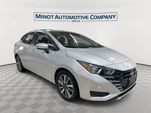 Used 2024 Nissan Versa SV FWD image 1