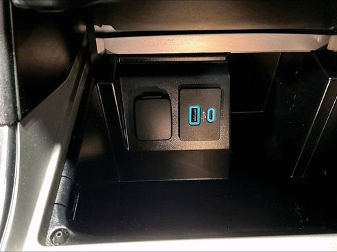 Used 2023 Ford Explorer XLT w/ Equipment Group 202A image 30