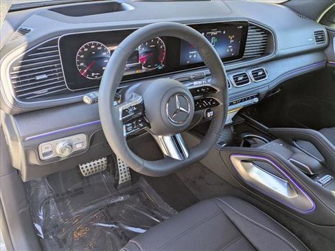 New 2026 Mercedes-Benz GLS 580 4MATIC image 3