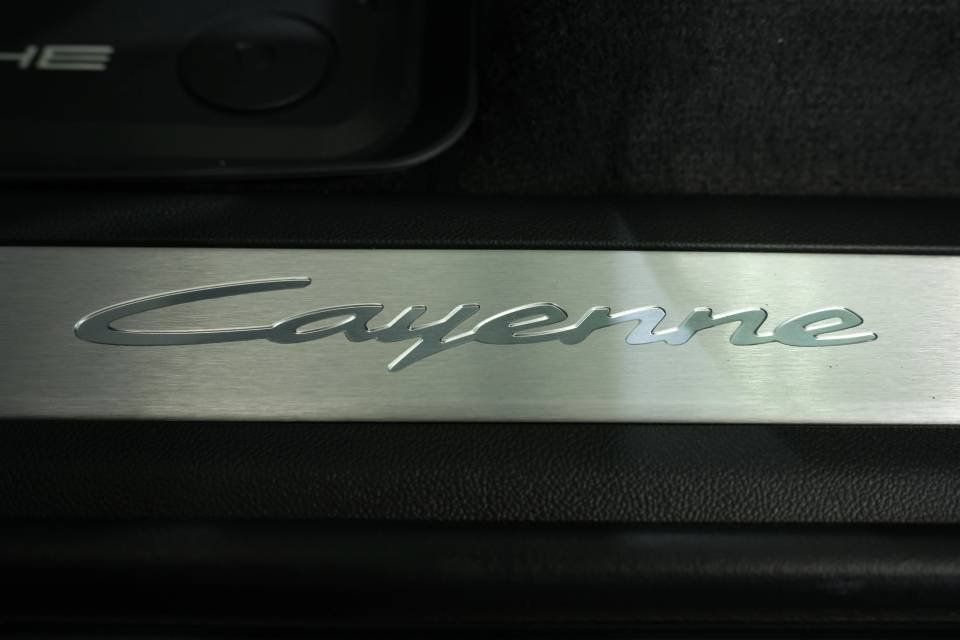 Certified 2026 Porsche Cayenne AWD/4WD image 34