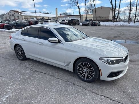 Used 2020 BMW 530i xDrive w/ Premium Package image 2